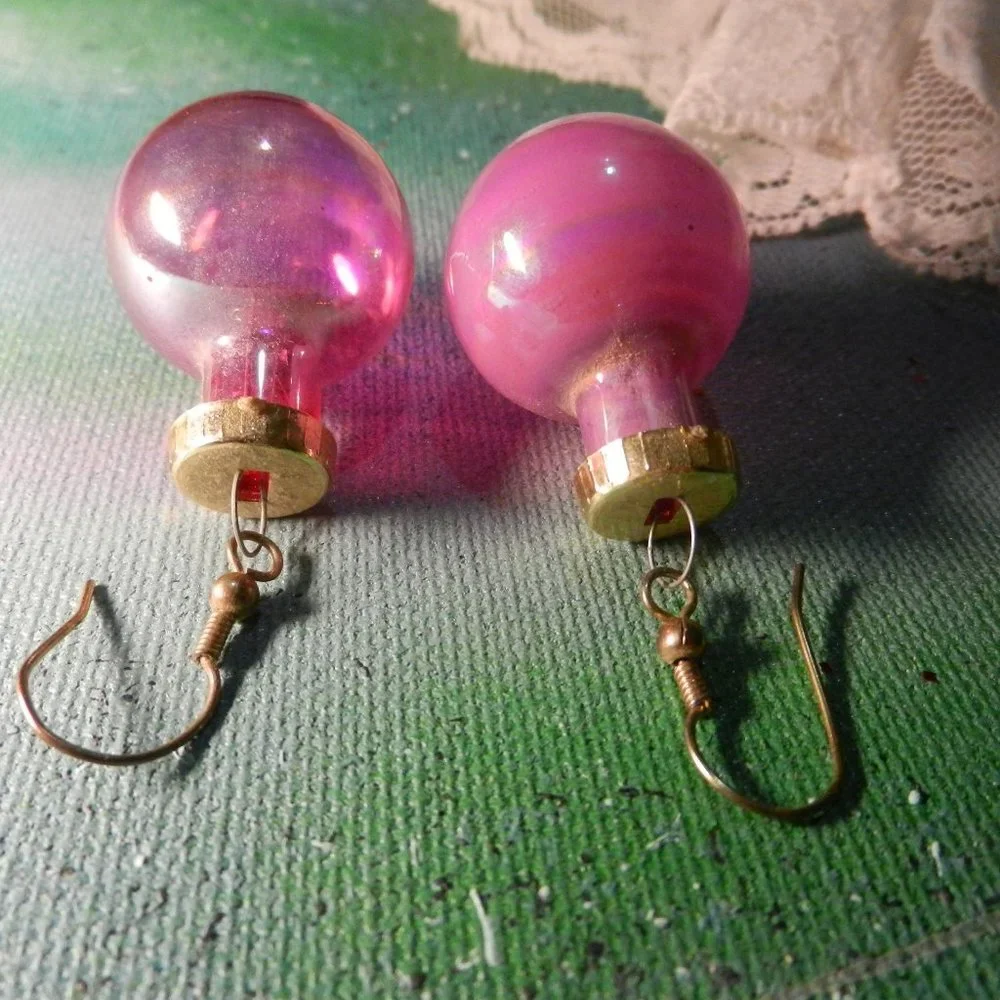 VTG Contempo pink Barbiecore earrings pierced Christmas ornament gold tone caps